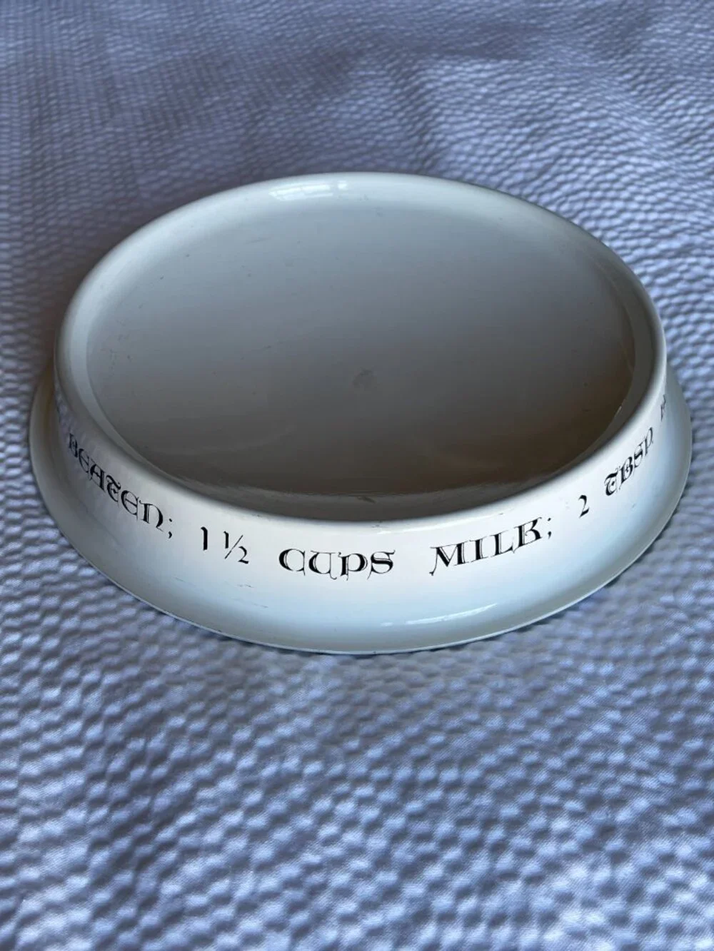 Farmhouse Folk Art White Enamel Aluminum Crepe Pan Bowl